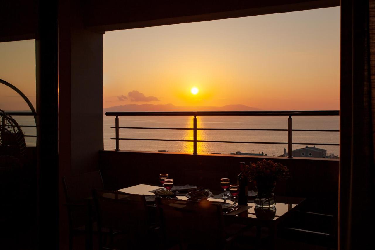 Overview Chania With Sea View And Amazing Sunset Bagian luar foto