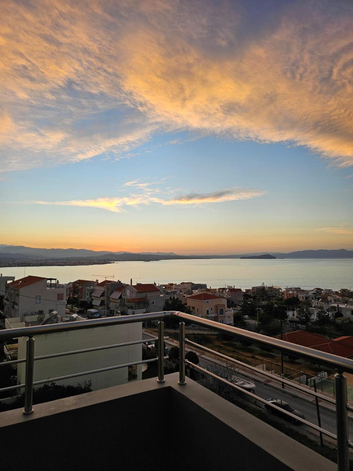 Overview Chania With Sea View And Amazing Sunset Bagian luar foto